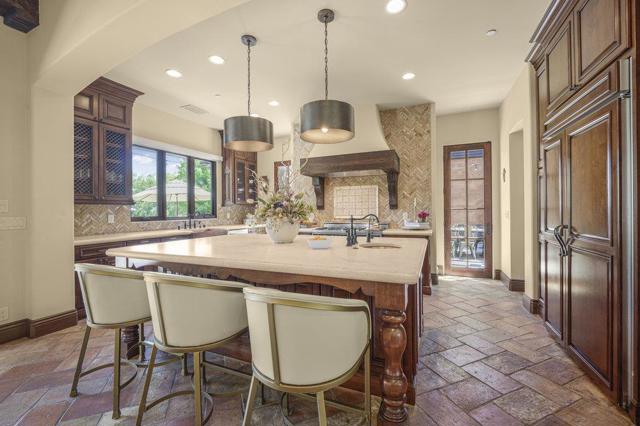 12240 Heritage Way, Gilroy CA: https://media.crmls.org/mediaz/a5941a34-1079-43c9-a917-81d2b95f3aed.jpg