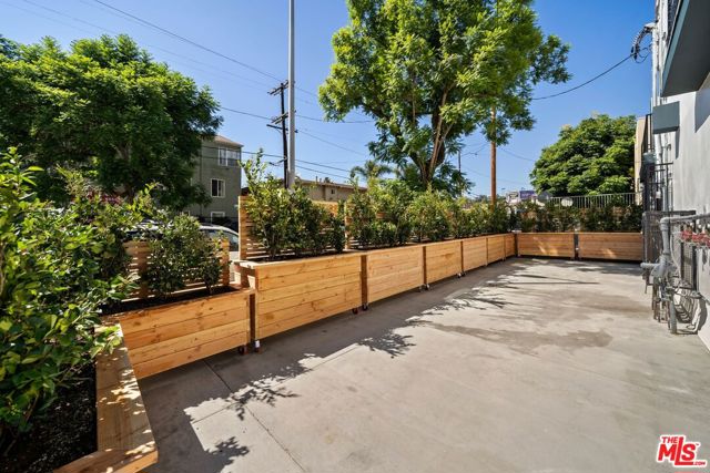 1624 Normandie Avenue, Los Angeles, California 90027, 3 Bedrooms Bedrooms, ,2 BathroomsBathrooms,Townhouse,For Sale,Normandie,23311699