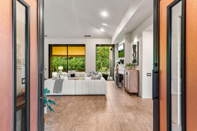 79200 Jack Rabbit Trail, La Quinta CA: https://media.crmls.org/mediaz/a5949f96-f08e-44a6-8f30-7734f1cd9be5.jpg