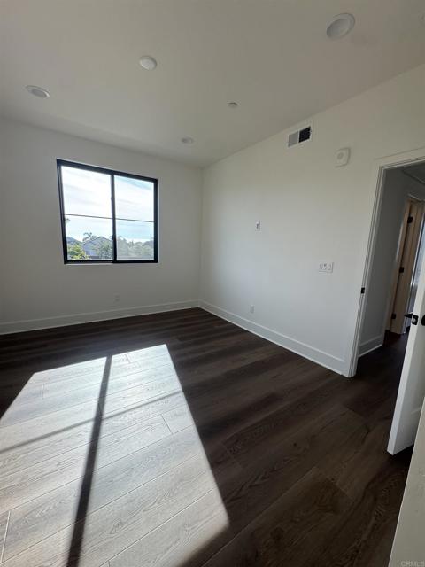 Detail Gallery Image 2 of 16 For 1105 Catania Ct #201,  Encinitas,  CA 92024 - 2 Beds | 2 Baths
