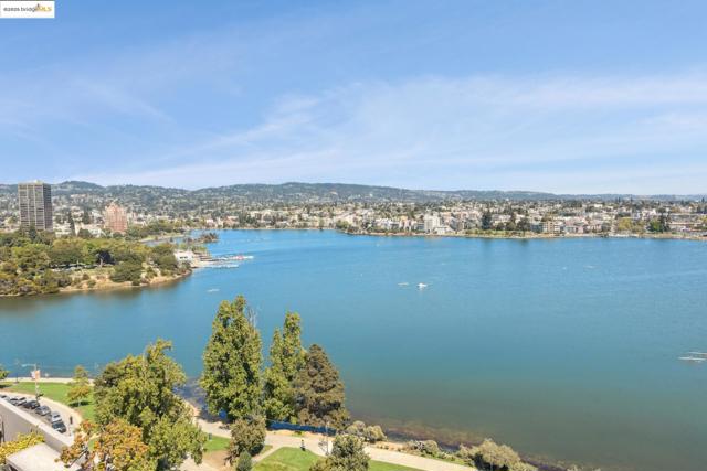 1555 Lakeside Dr, Oakland CA: https://media.crmls.org/mediaz/a594c850-c120-49d3-8d85-441d8de50334.jpg