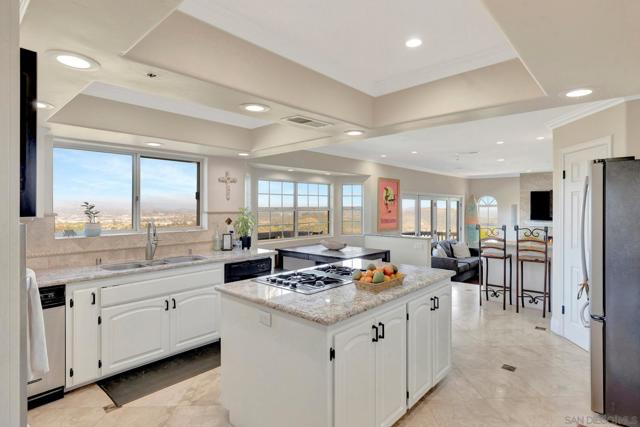560 Seeforever Dr, San Marcos CA: https://media.crmls.org/mediaz/a594ceb6-2736-4ef3-a3ba-6d1dfdcec86a.jpg