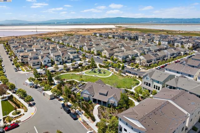 8563 Schooner Way, Newark CA: https://media.crmls.org/mediaz/a5957364-1391-4495-9c38-90d0208d3599.jpg