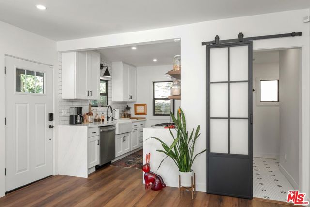 2108 Tavern Trail, Los Angeles CA: https://media.crmls.org/mediaz/a59603bd-810e-40f3-b698-15ec776d90de.jpg