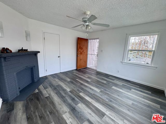 858 W 88th Street, Los Angeles CA: https://media.crmls.org/mediaz/a5960f11-f2b0-4d2d-b049-d63f0da69dbf.jpg