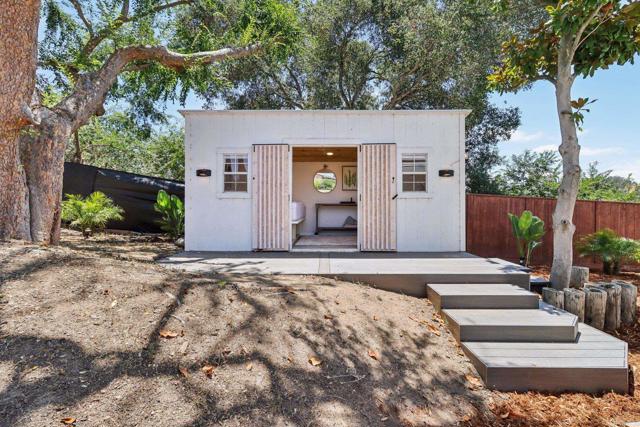 1797 99 Rabbit Hill, Fallbrook CA: https://media.crmls.org/mediaz/a596777b-46be-4f47-aa8f-0dde0ddc0607.jpg