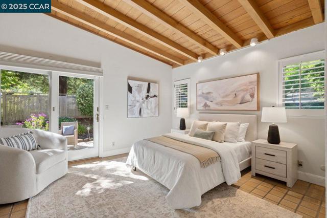 23 Lost Valley Dr, Orinda CA: https://media.crmls.org/mediaz/a59678a4-08a4-4958-8574-4af7bd16b1bb.jpg