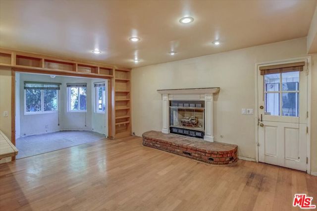 Image 10 of 32 For 14301 Hortense Street