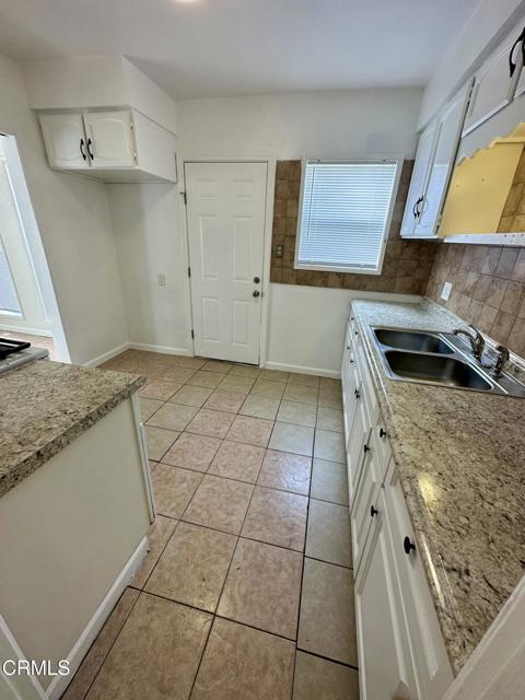 135 N Roosevelt Avenue, Oxnard CA: https://media.crmls.org/mediaz/a596c0d2-e930-42c9-a13c-e70eb410f3d1.jpg