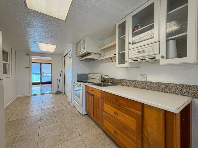 558 A Street, Hayward CA: https://media.crmls.org/mediaz/a5974185-1e20-4eec-a83a-a70311053b8d.jpg