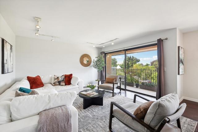 4253 5Th Ave, San Diego CA: https://media.crmls.org/mediaz/a597c965-ca9f-4d0a-abd9-6068aeebb974.jpg