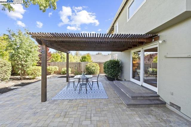6649 Waverly Rd, Martinez CA: https://media.crmls.org/mediaz/a59885a8-6c57-4332-9258-e69ba8ed3934.jpg