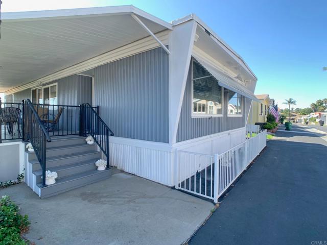 1351 Pepper Drive, El Cajon CA: https://media.crmls.org/mediaz/a5988851-d7df-47c7-80ea-e44dc435a7e7.jpg