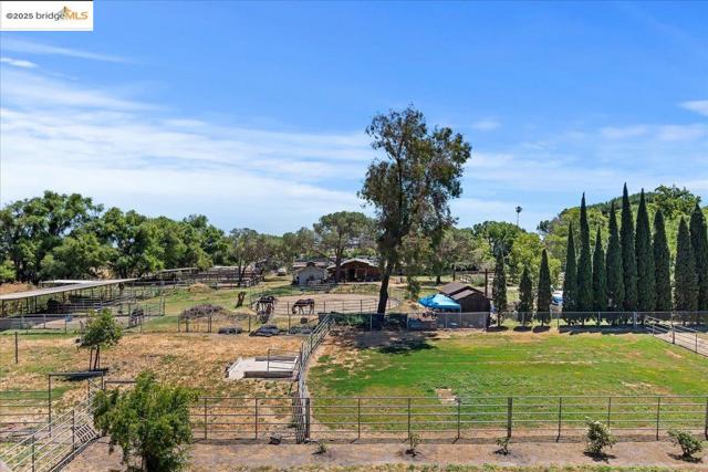 2325 Taylor Rd, Bethel Island CA: https://media.crmls.org/mediaz/a598a088-0f3f-4da7-ac5d-fae27e8d377d.jpg