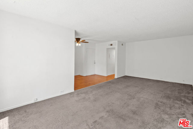 500 Evergreen Street, 306 photo 2