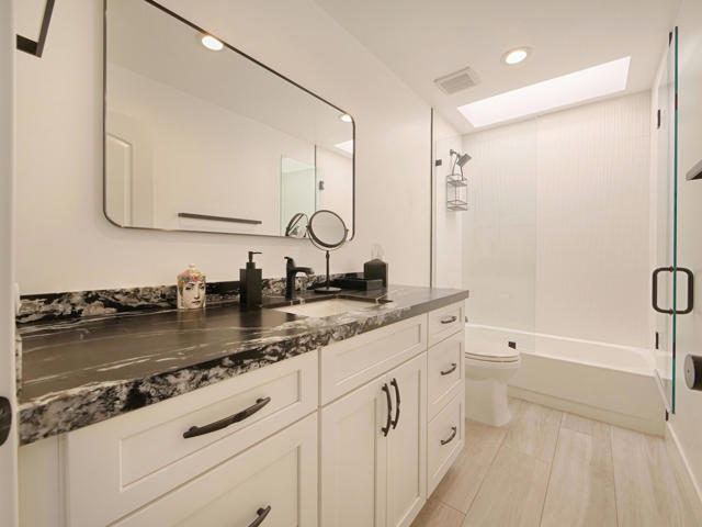 7529 Regency Drive, Palm Springs CA: https://media.crmls.org/mediaz/a599594f-e4b6-4fa7-a28f-15e5bcb34ae2.jpg