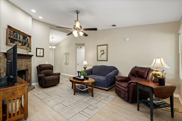 44125 Calico Circle, La Quinta CA: https://media.crmls.org/mediaz/a5998339-4e16-4291-bb73-4465fcc8cade.jpg