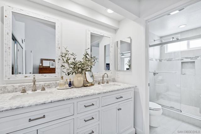 2157 Sea Village Cir, Cardiff by the Sea CA: https://media.crmls.org/mediaz/a599df6c-34d9-430f-883f-22d98113cd6e.jpg