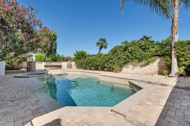 6344 Kerryhill Court, Agoura Hills CA: https://media.crmls.org/mediaz/a59acdf0-100c-4125-8e2b-f37c92cef5ce.jpg