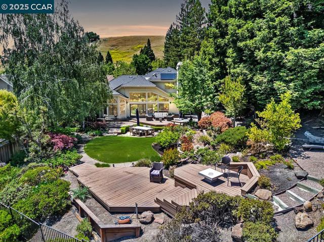 3100 Fox Creek Dr, Danville CA: https://media.crmls.org/mediaz/a59d6e66-88f9-4bb8-9843-a0d24de9a4bf.jpg