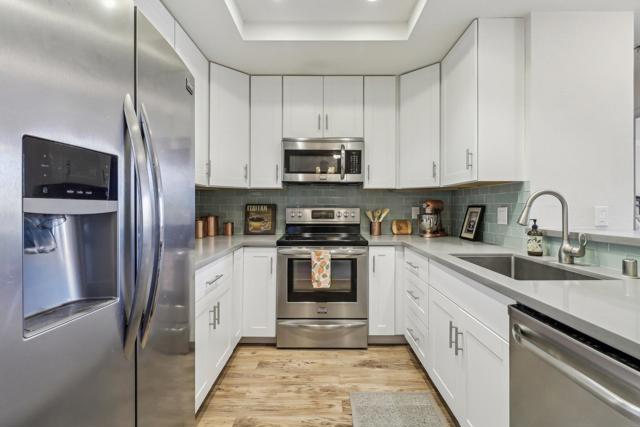 2445 Brant St, San Diego CA: https://media.crmls.org/mediaz/a59de30f-e649-4182-b407-5612ed34bf21.jpg