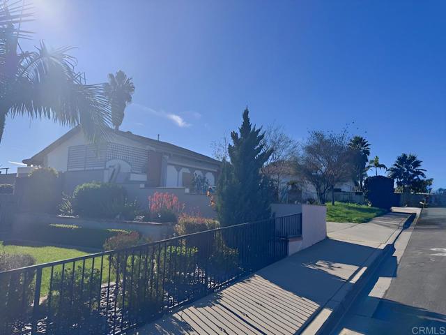 Detail Gallery Image 2 of 4 For 1541 Indian Summer Ct, San Marcos,  CA 92069 - 4 Beds | 2 Baths