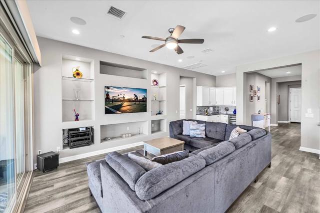 72 Barolo, Rancho Mirage CA: https://media.crmls.org/mediaz/a59f9767-b2f1-4536-b448-41f0affdd433.jpg