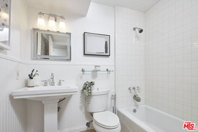 24 Westwind Street, Marina del Rey CA: https://media.crmls.org/mediaz/a59f9784-fc54-47b6-9dcf-28f5c3382a91.jpg