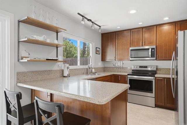 Detail Gallery Image 7 of 50 For 12627 Benavente Way, San Diego,  CA 92129 - 3 Beds | 2 Baths