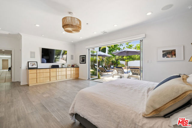 18141 Green Meadow Drive, Encino CA: https://media.crmls.org/mediaz/a5a1567c-585b-44f1-9014-c84da3a5ef2a.jpg