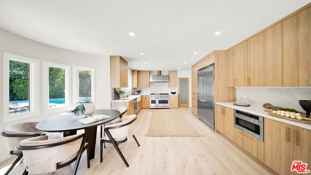 6900 Chisholm Avenue, Lake Balboa CA: https://media.crmls.org/mediaz/a5a15908-836b-4370-9707-4269f5db98de.jpg