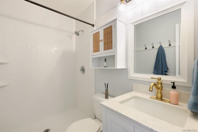 10840 Macouba Pl, San Diego CA: https://media.crmls.org/mediaz/a5a15e15-0a1d-419a-9070-cdb45884f0bd.jpg
