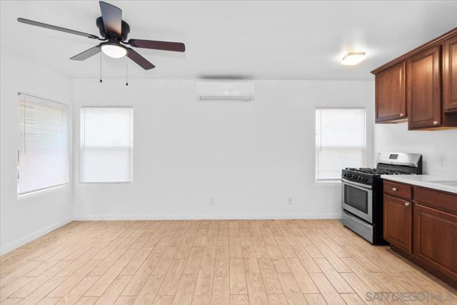 814 16 Pismo Ct., San Diego CA: https://media.crmls.org/mediaz/a5a19058-2ac0-4dfd-9e14-4b9fa7d95615.jpg