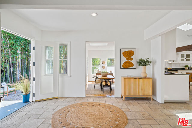 7145 Trask Avenue, Playa del Rey CA: https://media.crmls.org/mediaz/a5a31eb1-5e1f-4f44-969a-7df9ba60e57b.jpg