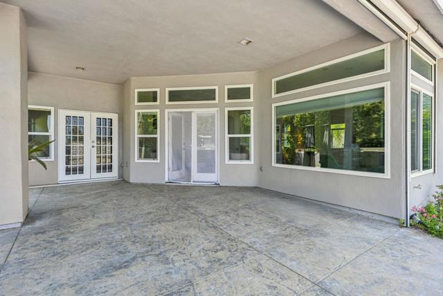 1176 LA SOMBRA Drive, San Marcos CA: https://media.crmls.org/mediaz/a5a4a331-2956-404e-8e29-183688e99d4c.jpg