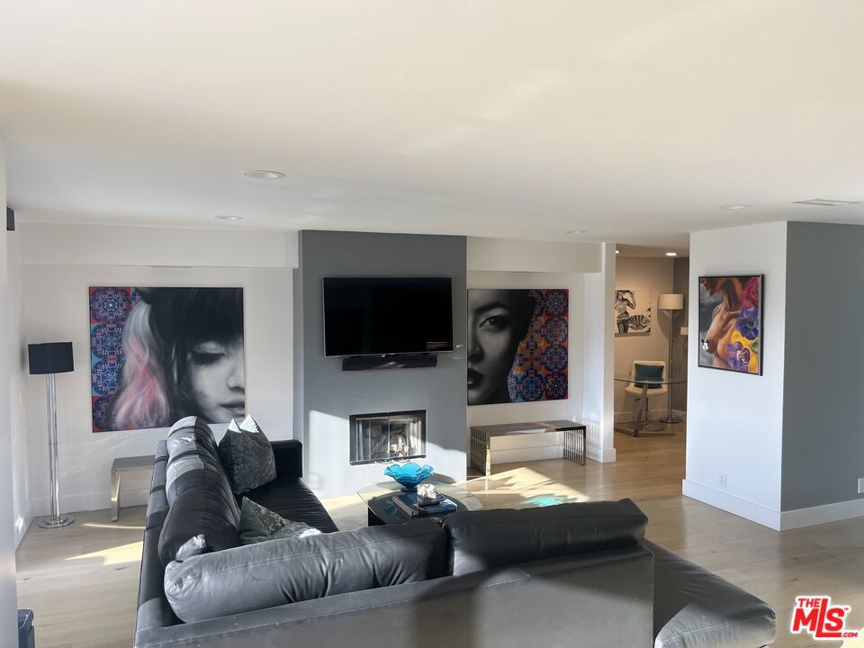 723 Palisades Beach Road #211