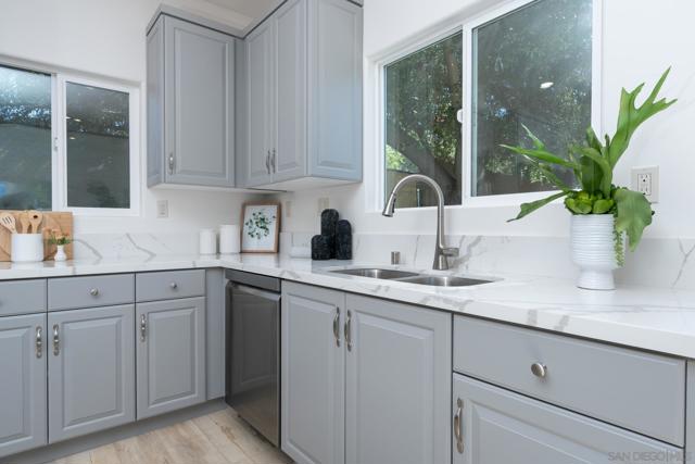 Image 18 of 75 For 12325 Lemoncrest Drive