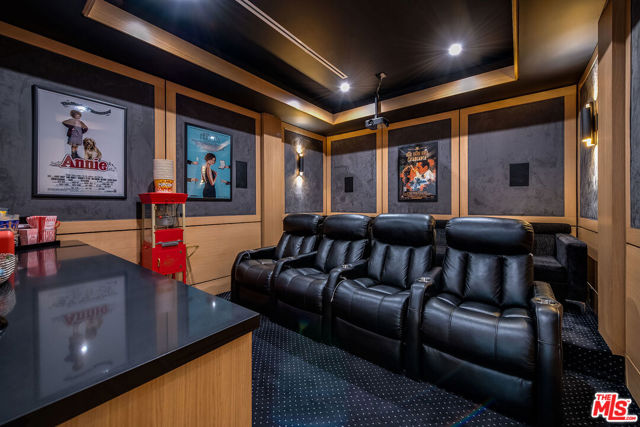 4365 Kraft Avenue, Studio City CA: https://media.crmls.org/mediaz/a5a4e445-2580-418f-bb0e-cda7e64e0226.jpg
