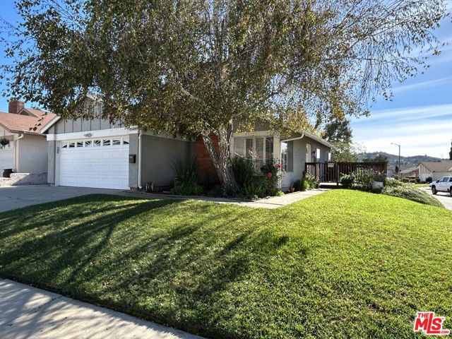 13480 Laurelhurst Road, Moorpark CA: https://media.crmls.org/mediaz/a5a5292f-9e4a-43e8-a99b-efc486730e48.jpg