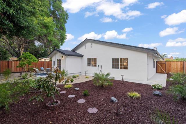 Image 24 of 34 For 880 Las Palmas Drive
