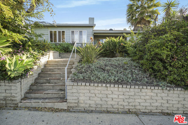 3734 Sawtelle Boulevard, Los Angeles CA: https://media.crmls.org/mediaz/a5a6426e-f4ad-4290-8476-dd8116083630.jpg