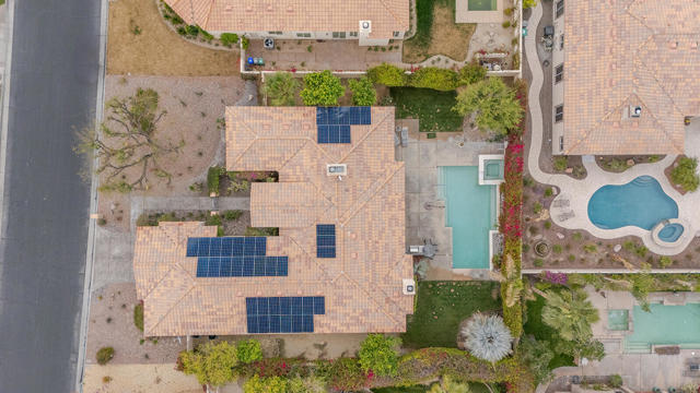 64 Laken Lane, Palm Desert CA: https://media.crmls.org/mediaz/a5a654b1-e101-43d4-b45b-80e5812917c2.jpg