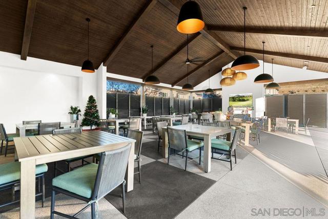 347 Sweet Pl, Fallbrook CA: https://media.crmls.org/mediaz/a5a7745e-3528-45be-baa6-229d0b08aec2.jpg