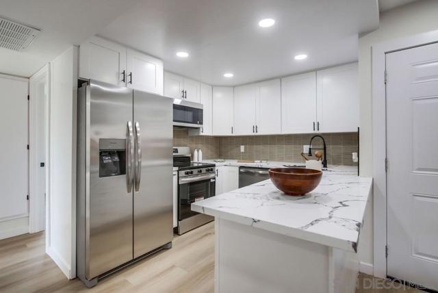475 N N Midway Dr, Escondido CA: https://media.crmls.org/mediaz/a5a7dd3b-5ac0-4c1a-bcef-d5e36cf41306.jpg