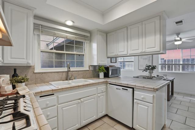 1806 Stewart St, Oceanside CA: https://media.crmls.org/mediaz/a5a8c47f-8028-466f-bee7-a33da865736c.jpg