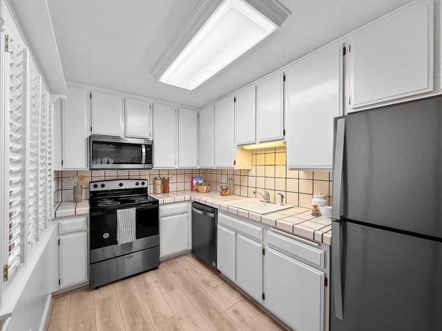 443 Alberto Way, Los Gatos CA: https://media.crmls.org/mediaz/a5a999a8-bcef-45ec-ae38-e6b90b617a05.jpg