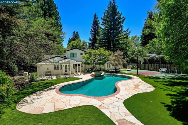 2145 Deer Oak Way, Danville CA: https://media.crmls.org/mediaz/a5a99b37-d2d9-41a9-b932-aa7a821578b9.jpg