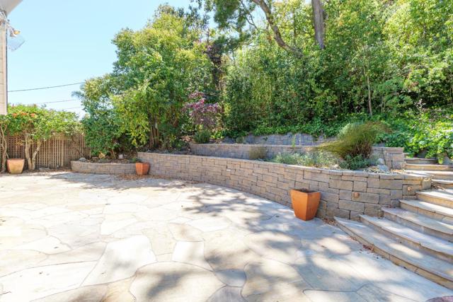 225 N Almenar Drive,  CA: https://media.crmls.org/mediaz/a5a9b3a9-1e72-413f-8236-02e642097ae1.jpg