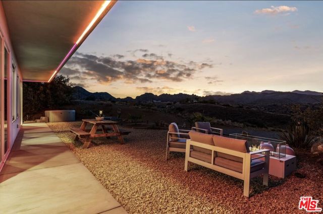 5195 Pioneertown Road, Pioneertown CA: https://media.crmls.org/mediaz/a5a9b733-2ab4-424c-bbaf-d7a13f1bbb65.jpg
