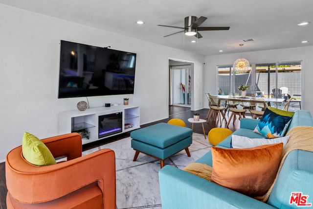 980 N Buttonwillow Circle, Palm Springs CA: https://media.crmls.org/mediaz/a5a9cfae-78db-483e-8b74-4862af27d54b.jpg